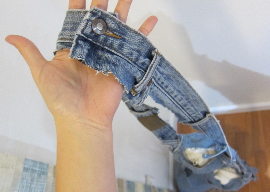 blue jean waistband planter hanger